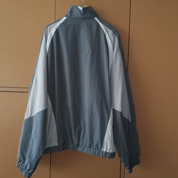 BERSHKA contrast panel windbreaker (XL) NWT - Picture 6 of 8